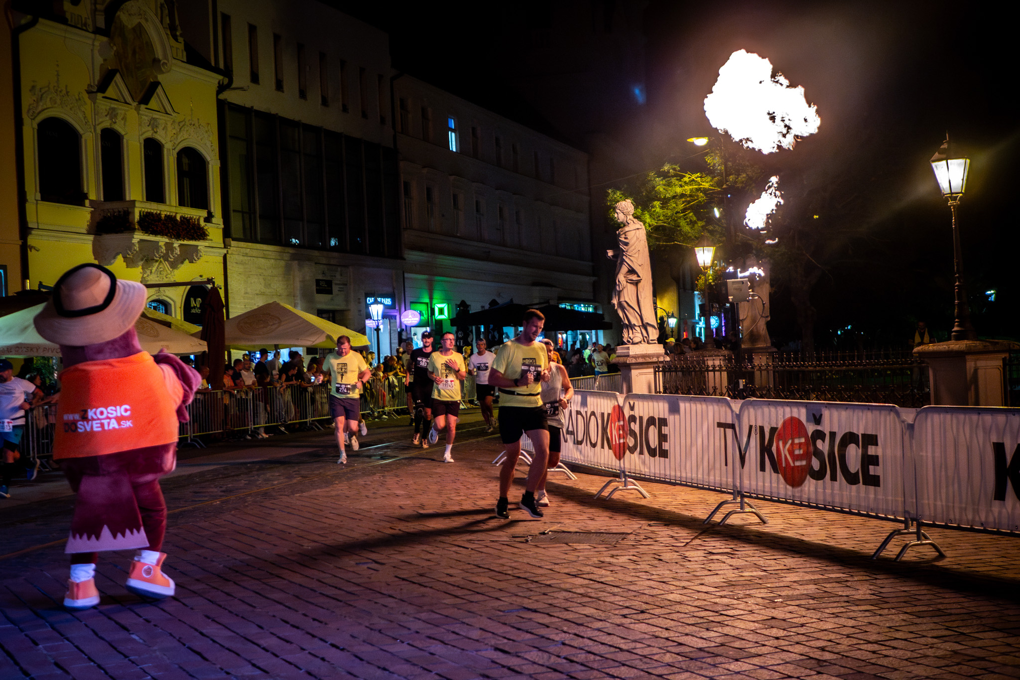 NIGHT RUN-22